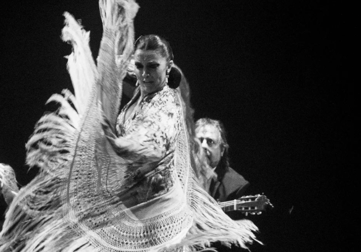 Imagen principal del artículo Úrsula Moreno: la coordinadora, coreógrafa y parte del elenco de Teatro Flamenco Granada